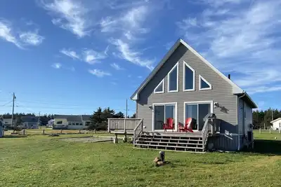 Image de Beachfront cottage in beautiful Savage Harbour.