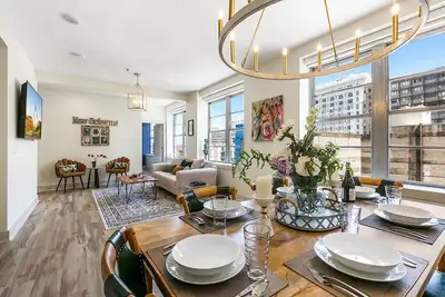 Image de Amazing 3-Bedroom Luxury Condo Just Steps to the French Quarter