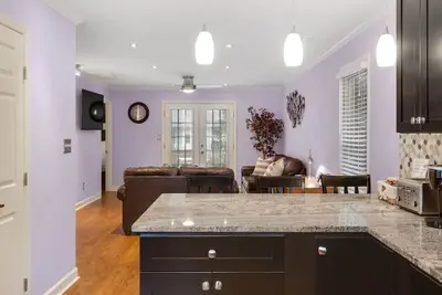 Image de Townhouse that is minutes from Downtown Raleigh