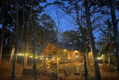 Image de The Knotty Pine Cabin at Cabins of Wolf Pen Gap