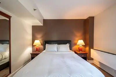 Image de Chambre lit Queen avec balcon (25)