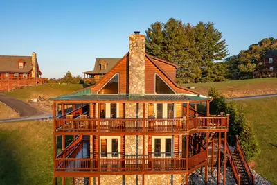Image de High Country Cabin - Best Views abound! See Nc/Tn/Va mountains from all levels! !