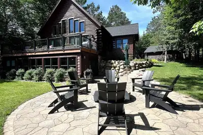 Image de Mw Chain Retreat! Extra Outdoor Space!