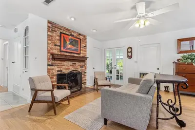 Image de Peaceful and pet friendly, close to hospitals and Uf