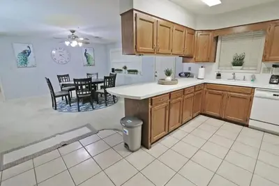 Image de Mid-Town Mansion Off Lamy Ln-3br/2ba 2015sq ft\n\n