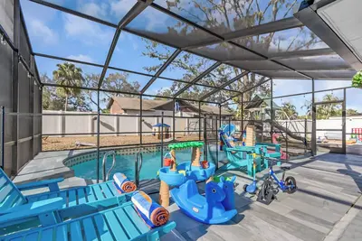 Image de Coastal Escape: Heated Salt Pool & Beaches, Bowling, Mini Golf - Kids’ Paradise