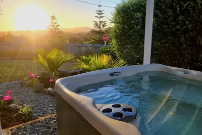 Tropical Oasis in Golden Circle