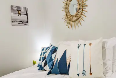 Image de Stunner 3 Br Mil w/ Patio!