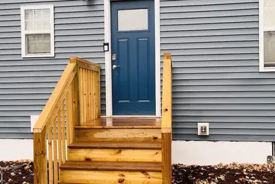 Image de Remodeled home close to lake and walking trails