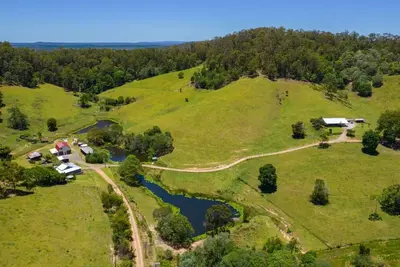 Image de Panoramic Views, Peaceful, Fire pit, Wood Bbq, Feed the cute animals.