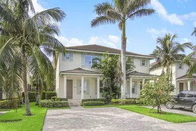 Image de Be our very First guest at this New & beautiful Hutchinson Island Beach Retreat!