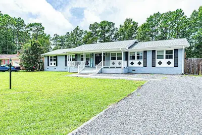 Image de Beach Bum Game House (Brand new salt pool)