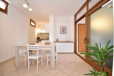 Image de Three-room apartment downtown with two bathrooms and A/C