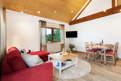 Image de Appartement \"Schwarzwaldglück\" avec vue sur les montagnes, terrasse privée et Wi-Fi