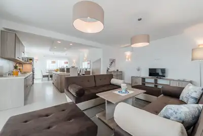 Image de Villa élégante avec piscine privée et terrasse