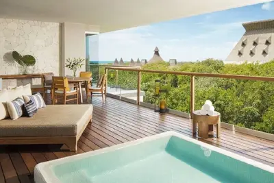 Image de 3 Bedroom Luxurious Grand Luxxe Spa Tower Beachfront