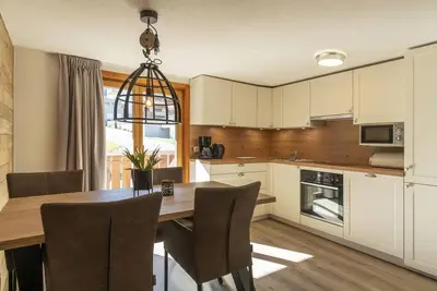 Image de Moderne Ferienwohnung fĂĽr 2 bis 4 Personen mit GroĂźem Sonnenbalkon