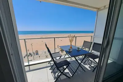 Image de Studio cabine avec balcon près des commerces