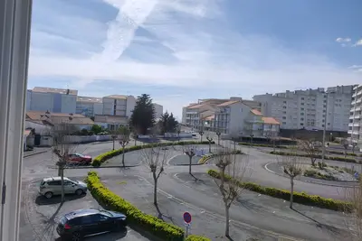 Image de Appartement rénové 4 pers, 200m plage, proche commerces, balcon, parking, animaux admis