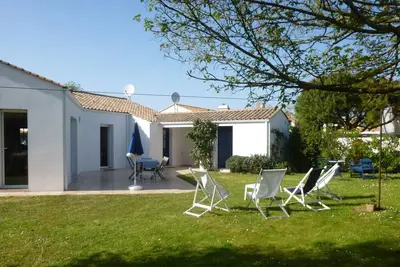 Image de Maison spacieuse avec jardin, proche forêt et plage, 3 chambres, équipements de loisirs, parking privé