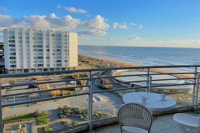 Image de Studio avec balcon, plage à 50m, Wifi, animaux acceptés