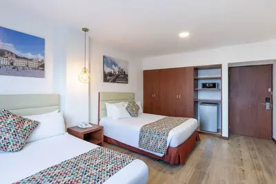 Image de Serenity in the City! 2 Budget-friendly Units, Free Parking, City Views