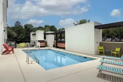 Image de Comfort Retreat! Outdoor Pool, Free Hot Breakfast, Free Parking, Pets Allowed!
