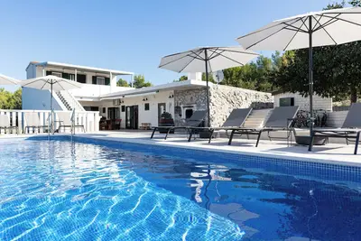 Image de Maison Natura - Retraite avec court de tennis et piscine