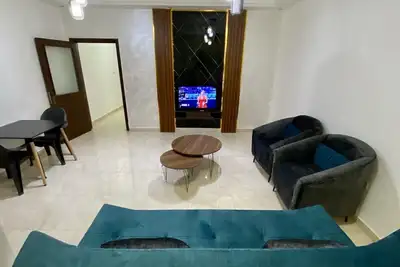 Image de Newly furnished apartment with private entrance.