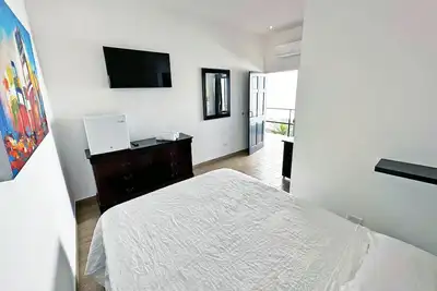 Image de Queen Room #4 for 2 people