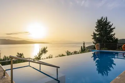 Villa Vosalia, offering superb sea views!