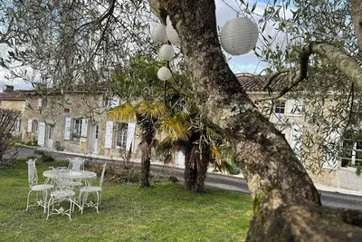 Image de Petite maison 'La Cassine' avec terrasse partagée, jardin partagé et Wi-Fi
