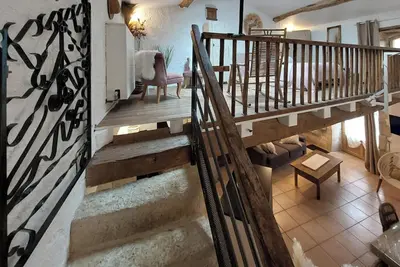 Image de Petite maison 'Gîte La Baragane' avec terrasse partagée, jardin partagé et Wi-Fi