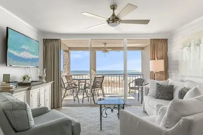 Image de 2br Condo with 4 Bunk Beds + 3 Pools & Kid’s Splash Pad | Magnolia House 503