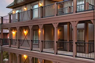 Image de Beautiful 3 bedroom condo located in the heart of wine country
