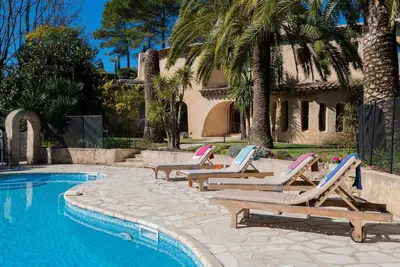 Image de La Pervenche - Cinq Chambres Villa, Couchages 10