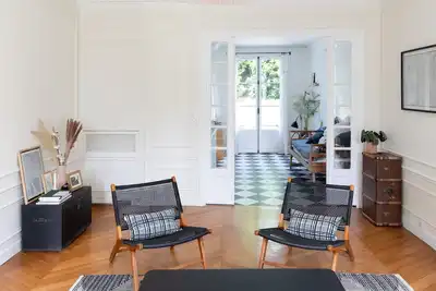 Image de Maison familiale, grand Jardin, terrasse. Proche Paris, Versailles et Boulogne