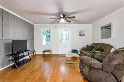 Image de Modern 2 en suite townhome near Dt Raleigh