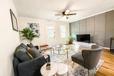 Image de Perfectly located 2 en suite townhome in Raleigh