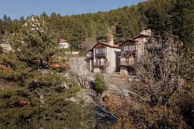 Image de Parnassus Woodstone Chalet