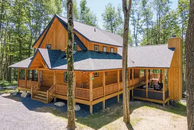 Image de Honey Hole: Lake Area, Ski Area, Hot Tub!