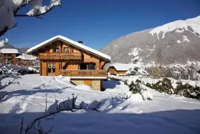 Image de Chalet 'Le Reposoir - 3 Étoiles' avec vue sur la montagne, terrasse privée et Wi-Fi