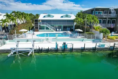 Image de 3 Bedroom 3 Bath Pool Home with Gorgeous Atlantic Views