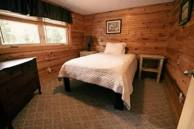 Image de Two Br Cabin next to Creeper Trail