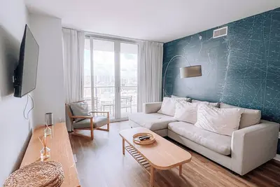 Image de 1-Bedroom Apartment on the 23rd floor, great view