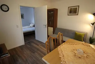 Image de The apartment offers a living/bedroom with a laminate floor, a complete kitchenette with fridge/freezer combination and a completely new, stylish bathroom on a total living space of approx. 40 sqm.