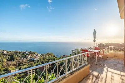 Image de White Rabbit Ii by Madeira Sun Travel