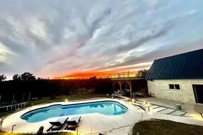 Image de Austin Hill Country - Saltwater Pool and Rooftop Deck