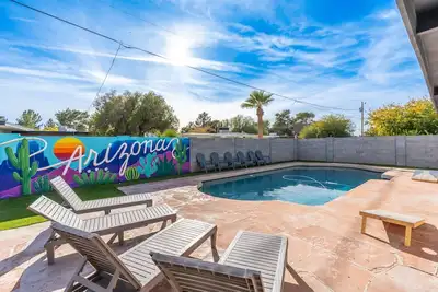 Image de 4 Bed Mid Century Modern w/ Pool, Putting Green, Wood Fired Pizza Oven, Sleeps 9