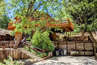 Image de Snow Valley Retreat with Private Jacuzzi!